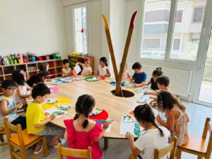 Aydın’ın Efeler İlçesinde faaliyete başlayan Özel Nova Çocuk Akademisi, çocukların