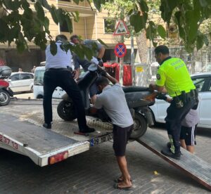 Aydın’ın İncirliova İlçesinde polis ekiplerinin yaptığı uygulamada belgesi ve tescil