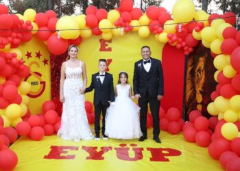 Parmaksız ailesinin en mutlu günü