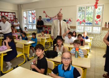 Miniklerin heyecanlarına ortak oldu