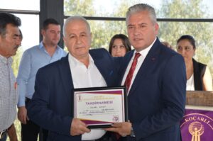 Koçarlı'da 50 yıllık marangoz yılın ahisi oldu