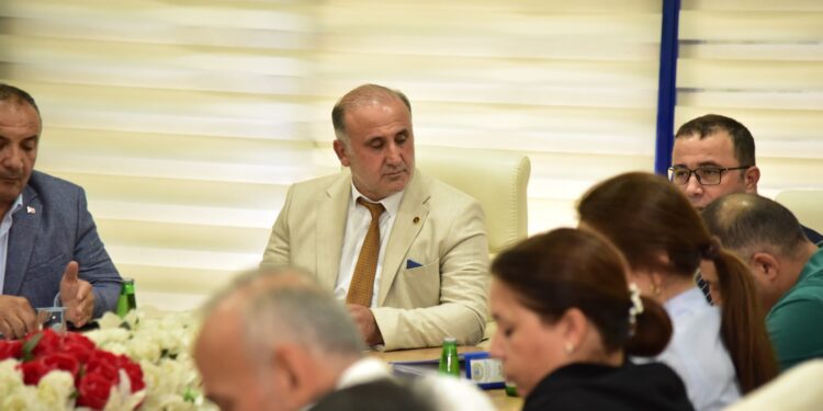 İncirliova’da meclis Kaya’ya 22 milyon kredi yetkisini onayladı