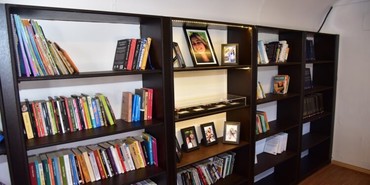 Zeren Ertaş Tren Kütüphanesi İncirliova’da açıldı