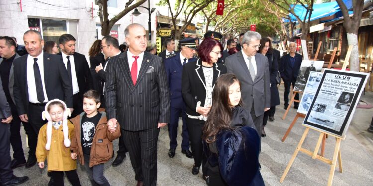  İncirliova’da 86'ıncı anma yılda 86 Atatürk resim sergisi açıldı