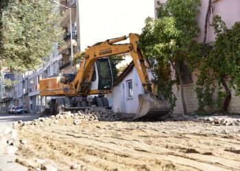 İncirliova Zafer Mahallesi’nin en büyük iki caddesi yenileniyor