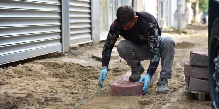 İncirliova’da o mahallenin yolları yenileniyor