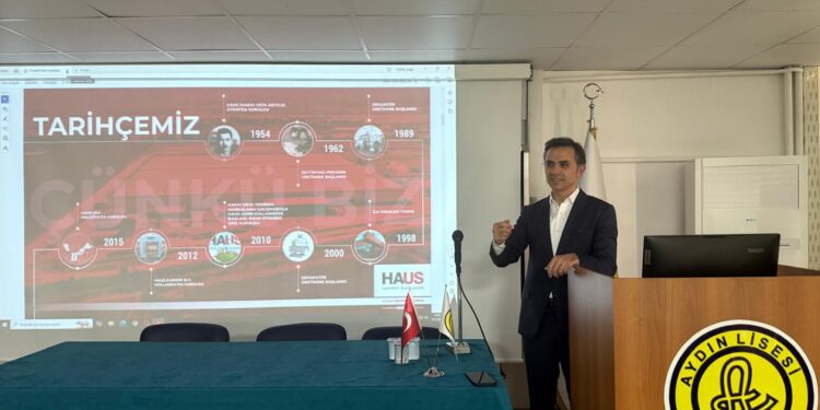 Aydın Lisesi’nde kariyer günleri devam edildi