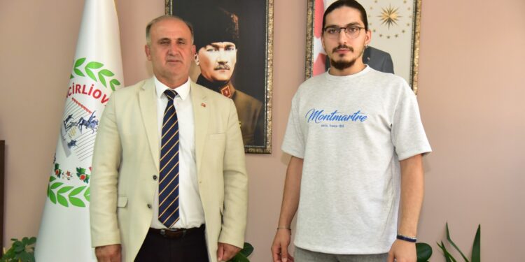 Milli sporcu Berkay, yeni protezine kavuştu