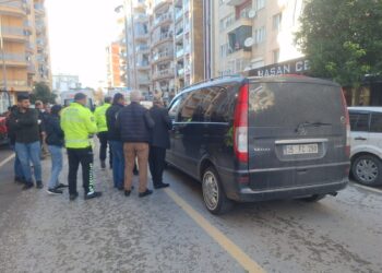 İncirliova’da minibüs yaya çocuğa çarptı