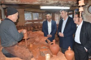 AYESOB Başkanı Muhammet Ali Künkcü, esnaf buluşmaları kapsamında Karacasu’da ziyaretler