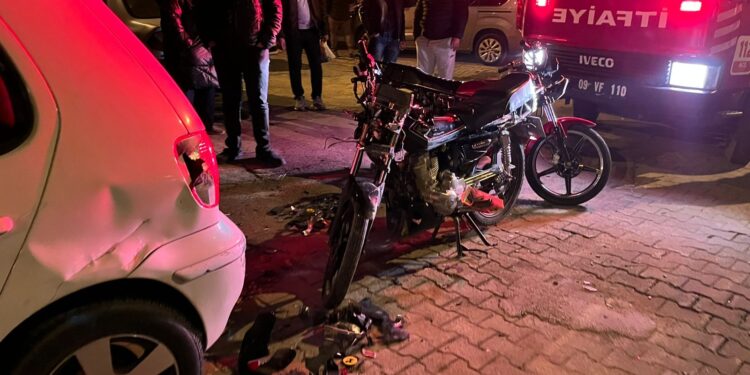 İncirliova’da 2 motosiklet otomobille çarpıştı: 3 yaralı
