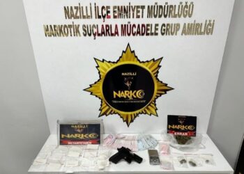 Uyuşturucu ve tabancayla yakalanıp tutuklandı