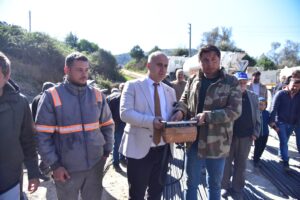 İncirliova Belediye Başkanı Aytekin Kaya Arzular Mahallesi’nde yapılacak köprünün temel