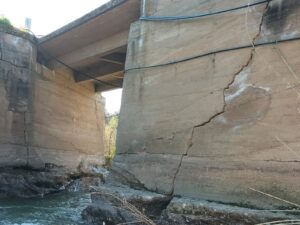 İncirliova’da ölüm köprüsü! Her geçişte yürekler ağza geliyor İncirliova’da ölüm köprüsü! Her geçişte yürekler ağza geliyor