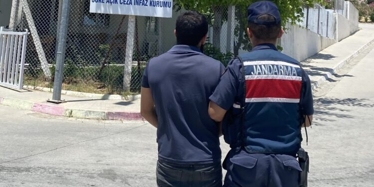 Söke’de ziyarete geldiği cezaevinde tutuklandı