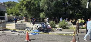 Yol yapım çalışması levhasına çarpan motosikletli öldü