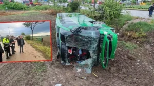 Yolcu otobüsü devrildi; 46 yaralı Yolcu otobüsü devrildi; 46 yaralı