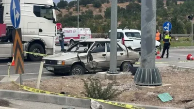 Çanakkale'nin Ayvacık ilçesinde, yolcu otobüsü ile otomobilin çarpıştığı kazada Mustafa