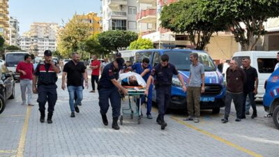 Antalya'nın Alanya ilçesinde iki kardeş arasında çıkan tartışma kanlı bitti.