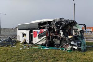 anadolu otoyolu nda otobus kazasi 13 yarali 20029428 1151 amp anadolu otoyolu nda otobus kazasi 13 yarali 20029428 1151 amp