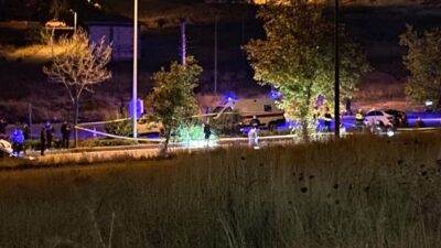Ankara'nın Pursaklar ilçesinde uygulama noktasında kimlik kontrolü sırasında araçtan inerek