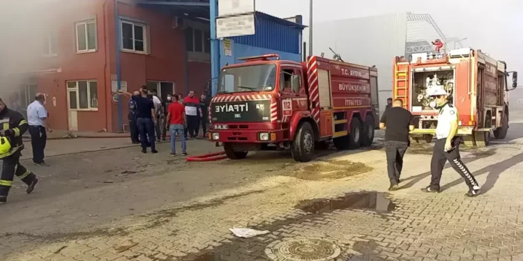 Nazilli’de geri dönüşüm tesisinde yangın