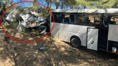 Aydın’da tur otobüsü minibüsle çarpıştı: 2 ölü, 9 yaralı Aydın-İzmir Otoyolu’nun Germencik mevkiinde, 45 Polonyalı turisti taşıyan tur otobüsü