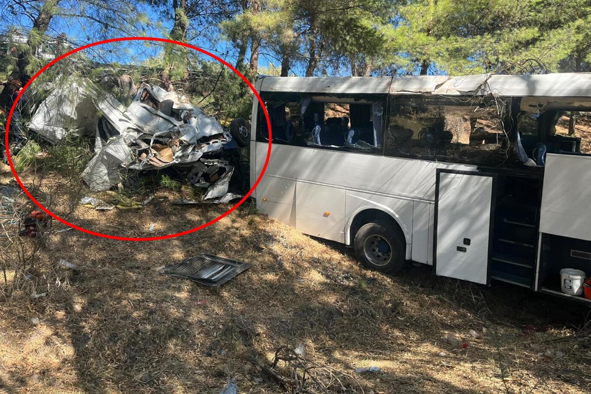 Aydın-İzmir Otoyolu’nun Germencik mevkiinde, 45 Polonyalı turisti taşıyan tur otobüsü