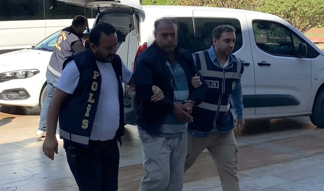 İncirliova’da pompalıyla vurulan kadın öldü Aydın'ın İncirliova ilçesinde dün birlikte yaşadığı Salih S. tarafından evde