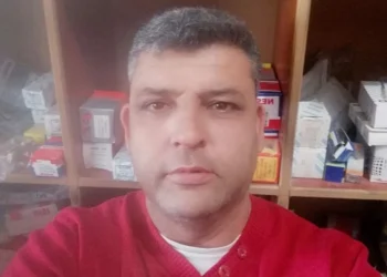 Otomobilin çarptığı motosiklet sürücüsü hayatını kaybetti