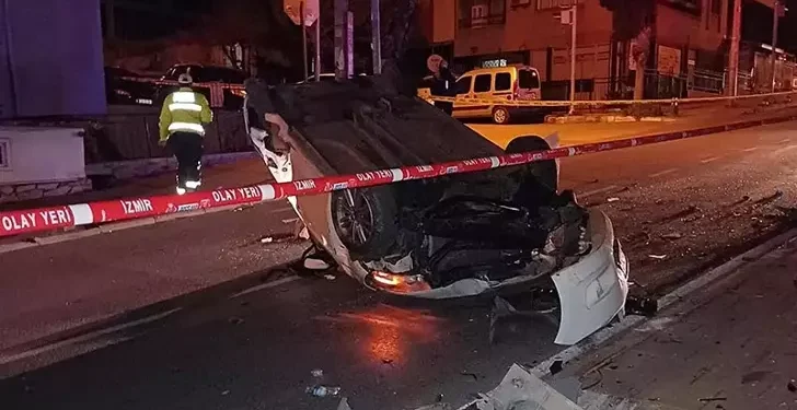 Minibüsle otomobil çarpıştı: 2 ölü, 2 yaralı
