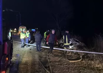 Nikahtan dönerken kaza yaptılar: 1 ölü 7 yaralı