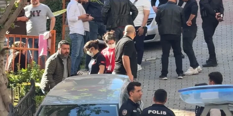 bosanma asamasindaki esini yaralayan adam kayinvalidesi tarafindan olduruldu 19823019 9392 amp