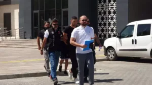 Kayınpederini öldürüp, eşi ve 3 yakınını yaraladı