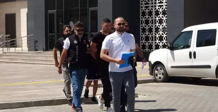 Kayınpederini öldürüp, eşi ve 3 yakınını yaraladı