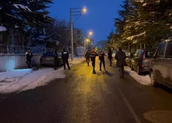 Eski eşini tabancayla vurarak öldürdü