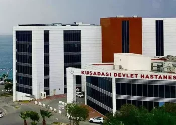 Kuşadası’nda arbede kelepçelenen turist hayatını kaybetti