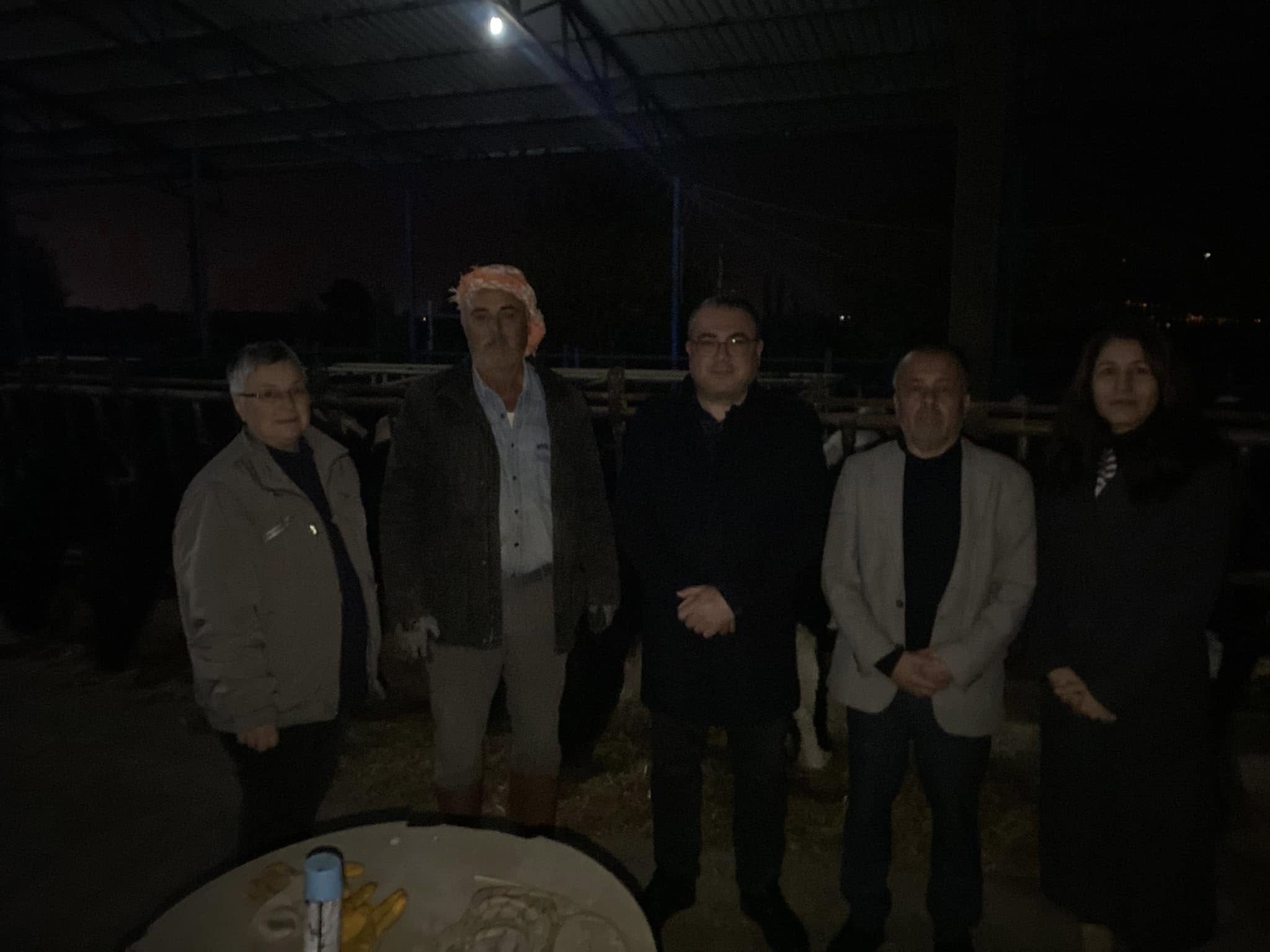 CHP’li Karakoz, şafak vakti besicilerin derdini dinledi