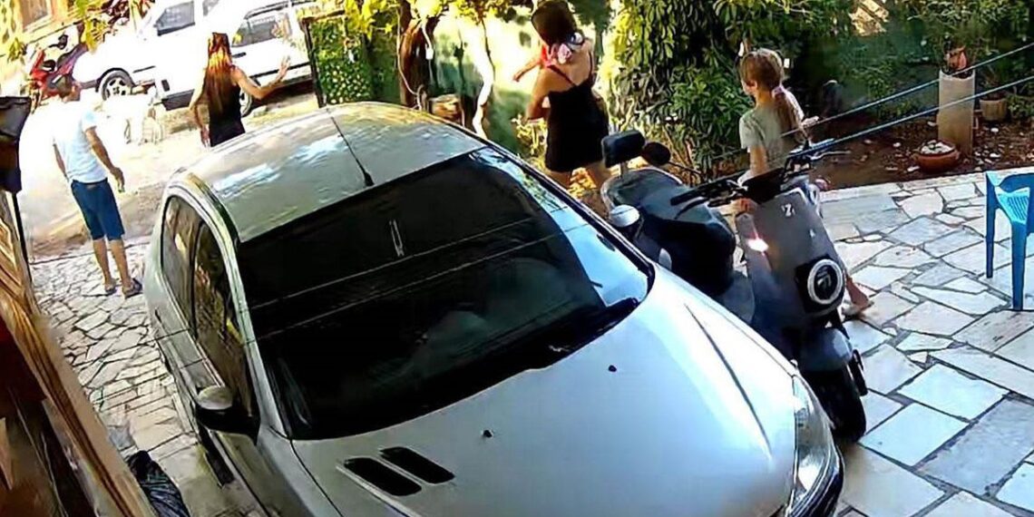 fethiye de komsu dehseti 1 olu 2 yarali kavga ani kamerada 19971222 3581 amp