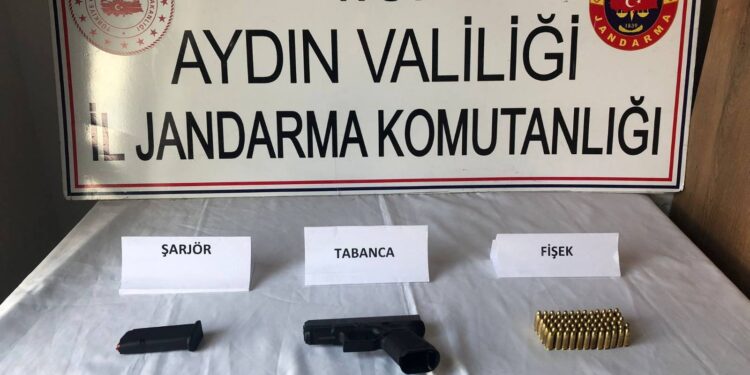 İncirliova’da ruhsatsız tabancayla yakalandı