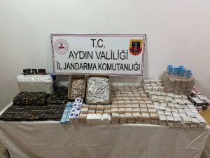 Aydın’ın Karpuzlu İlçesinde jandarmanın yaptığı operasyonda çok sayıda kaçak tütün