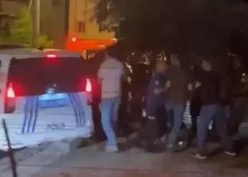 Karısını ve down sendromlu kızını bıçakla rehin aldı