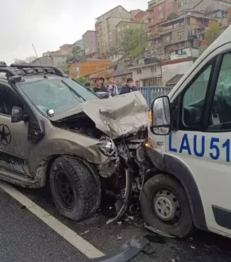 Öğrenci servisiyle pikap çarpıştı: 9'u öğrenci 11 yaralı