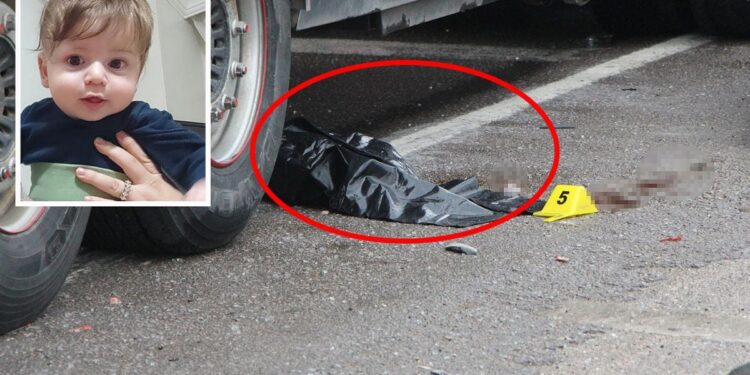 kazada annesinin kucagindan yola savrulan 10 aylik 19777108 4843 amp