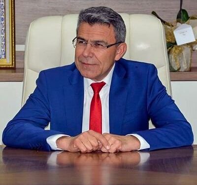 O fotoğraflar AK Partili başkanın başını yaktı