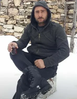 Devrilen traktörün sürücüsü öldü, eşi yaralandı