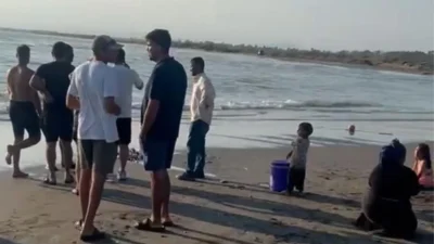 Mersin'in Tarsus ilçesinde denize giren aynı aileden 5 kişi kuvvetli