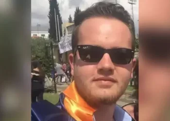 Tartıştığı kişiyi parke taşıyla öldürdü