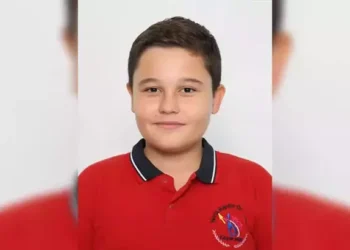 Balkondan düşen Çınar, yaşamını kaybetti
