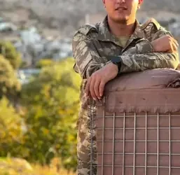 Sözleşmeli er akraba ziyaretine giderken kazada hayatını kaybetti